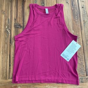 NWT Train to Be Tank 4